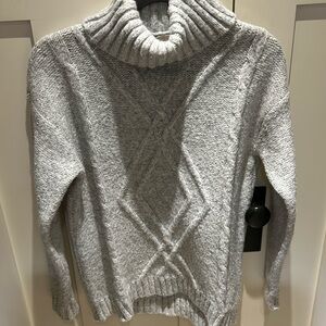 Michael Kors cotton/wool blend sweater. Turtleneck. Size medium.In great shape!